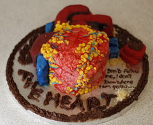 Maryam heart cake 02
