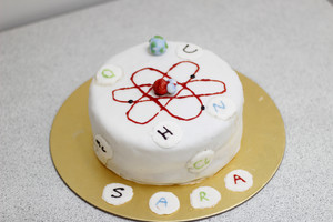 Atom Cake 01